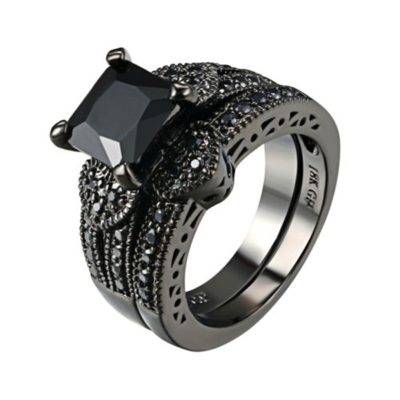 AprilsPlace Jewelry - Valentines Black CZ Heart ❤️ Wedding Ring Set 7